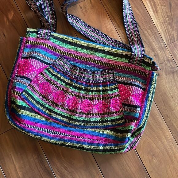 NWOT Multicolor Woven Zip Top Tote - Picture 1 of 7